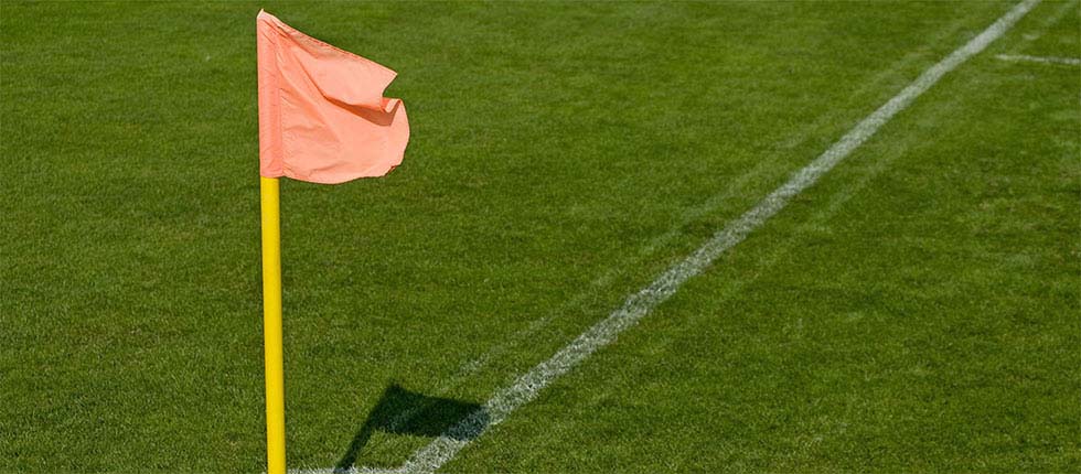 Auch die durch Schlechtwetterfronten hervorgerufenen Regenfälle und böenartige Winde können im Torwartspiel für böse Überraschungen sorgen.